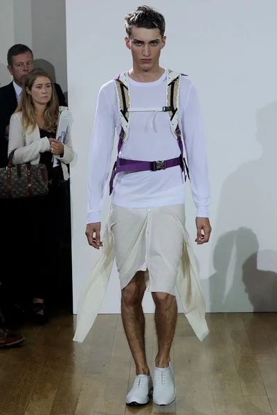 Look 15